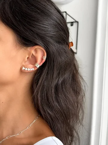 Mix de brincos perfeito existe — e eu posso provar 🤍✨

Se você acha difícil com