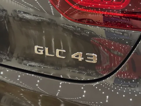 A VENDA

Mercedes GLC43 AMG 2023
3.0 V6 Bi-turbo 390cv
Apenas 13.400 km
Não é bl