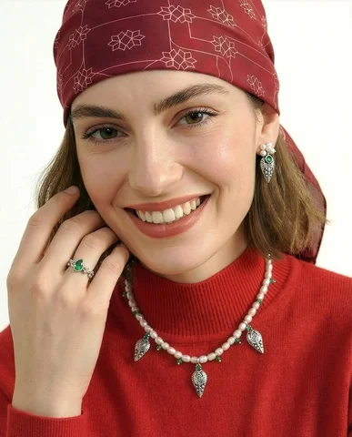 حال‌وهوای کریسمس،🎄🎄🎄
با جواهرات هنریِ ما همراه است ....

جواهرات هنری آیلین ا