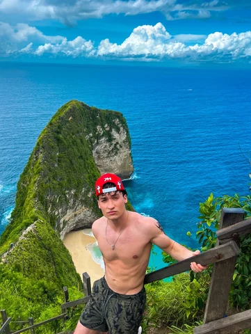 Bali Tingz🏝️
