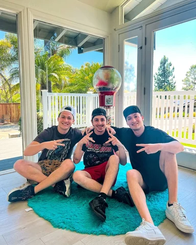 with @fazerug on a rug🚀