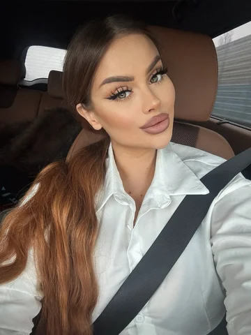 Laski ❣️❣️❣️
Chcesz mieć takie lip kombo jak ja na tym zdjęciu? 🤭
Nic prostrzeg