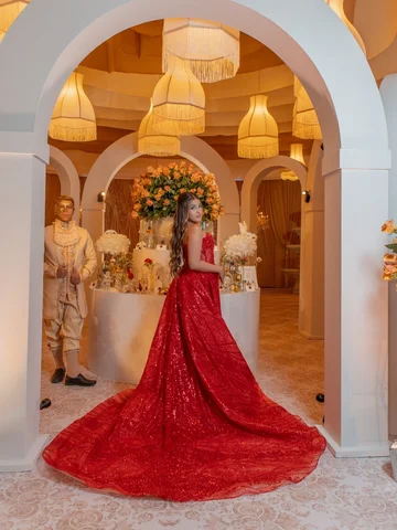 Hay vestidos… y hay vestidos que se quedan para siempre en la memoria. ❤️

Este 