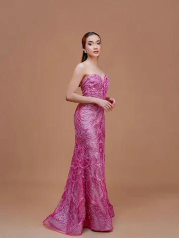 Feminidad en su máxima expresión.

Un vestido corte sirena que abraza la silueta