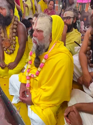 Radhe Radhe 🙏❤️🙇 
#trending #premanandjimaharaj #radheradhe #explorepage #vrin