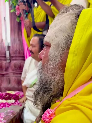 Radhe Radhe 🙏❤️🙇 
#trending #radheradhe #premanandjimaharaj #explore #vrindava