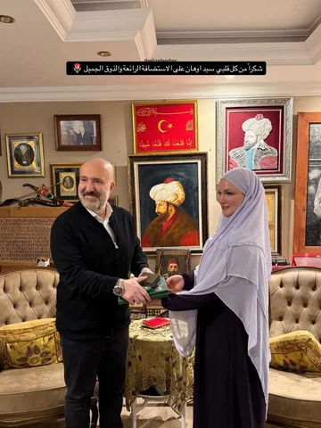 ⁨	شكراً من كل قلبي على الاستضافة الرائعة والذوق الجميل 🌷 

والهدية أثّرت فيني ك