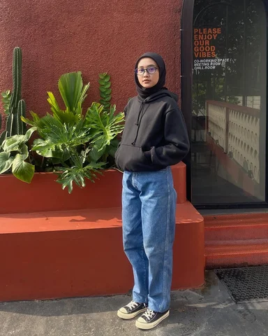 Hoodie by @massive_tshirt