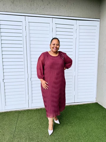This dress is available in size 40/42 
WhatsApp 0735802835 to place your order