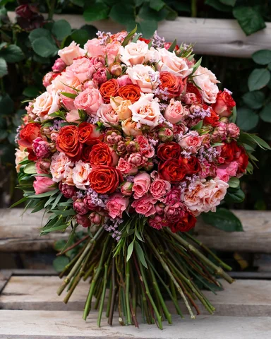 A floral finale worth framing. 💫

@mattflorist poured his artistry into this ar