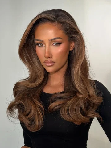 Teddy brown glam 🧸
.
1:1 with @makeupbysarahdene 
Hair @hairbyhatem 
Muse @peur