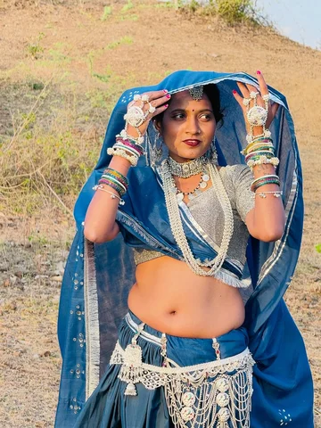 💙🤍

#aadiwasi #trending #post #newphoto