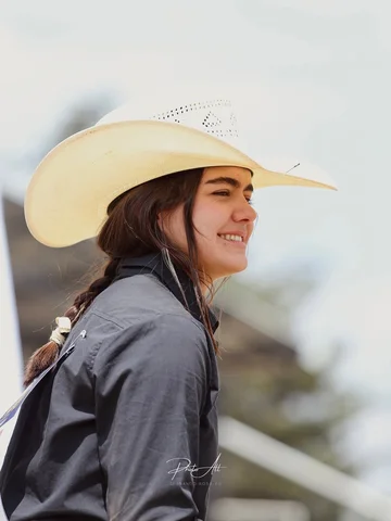 Pura vibra bonita 🧡💛💚✨
•
@dos_m_hats @galope_gruponutec @kimesranchjeans
•
📸