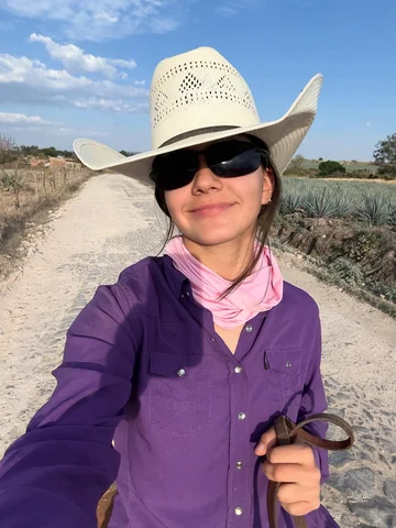 💛☁️🐎⛰️💡
•
•
@dos_m_hats