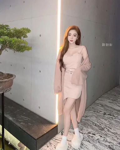 一轉眼就到了聞糖炒栗子香
剝橘子🍊呵著白氣去買烤地瓜的日子了

好喜歡冬天
但睡覺時又不愛冬天
沒人可以暖腳丫子🫠

#ootd #北屯咖啡 #北屯咖啡廳