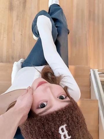 太久沒更新👀

#我還在 #男友視角 #毛帽 
#台中咖啡廳 #正韓服飾