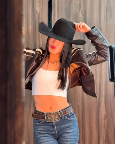 Unas fotos muy rockstar jajaja como siempre con mis jeans favoritos de @navarram