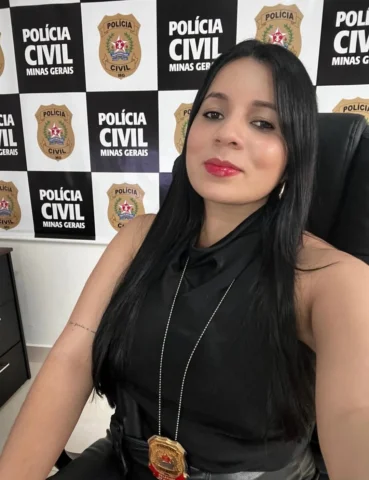 Delegada Mayra - PCMG ❤️
📲: @mayra.coutinho_ 

↪Sigam também: @delegadasdepolic