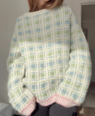 Enjoying my Gran by @skappeloslo sweater today - what a perfect spring mood it b