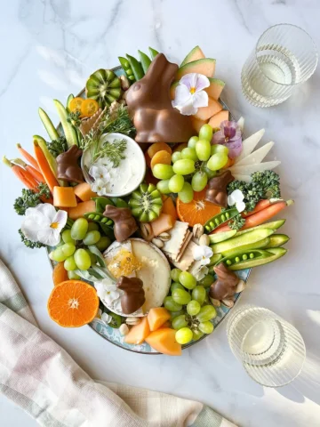 Chocolate Bunnies make the perfect addition to a cheese board for Easter🐰

@lin