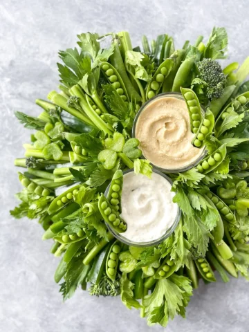 Green Pepper Shamrocks 🫑🫛🥒🥬💚 

Grab those heart cookie cutters from Valenti