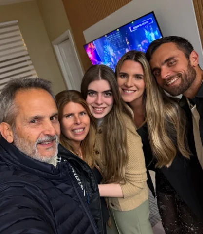 FELIZ AÑO 2026 LES DESEAMOS DE PARTE DE MI FAMILIA, A LAS SUYAS 🥂❤️🤗
.
Que Dio