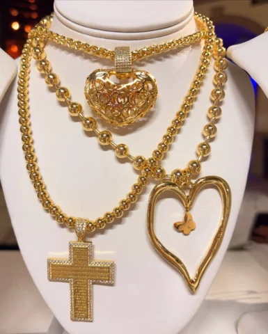 CORAZONES Y CRUCES… AMOR Y FE… ES LO MÁS IMPORTANTE EN NUESTRAS VIDAS 🙏🏻❤️
.
2