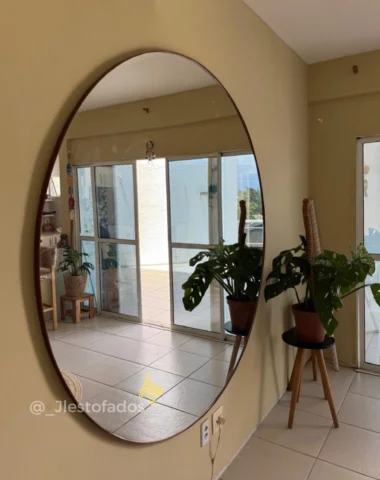 Espelho redondo decorativo ✨
Design moldura couro ecológico !

medida 1,75x1,75 