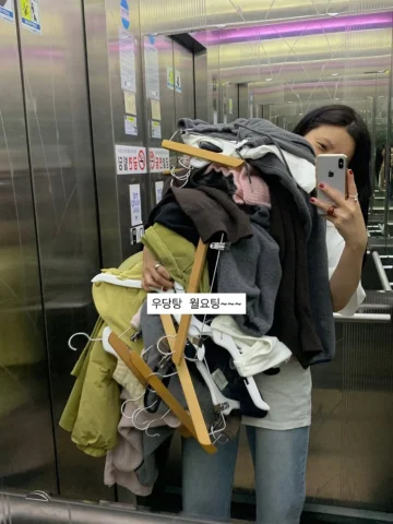 어떻게 소식을 전할지 몰라 몇번을 망설이다
그냥 있는 그대로 지금을 꺼내보일 수 있는 사람
이 돼보려고 남겨두는 피드

요즘은 아뜰리에 러브송에