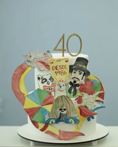 🎭✨ É tempo de carnavalizar com arte, memória e identidade.

Um bolo que ultrapa
