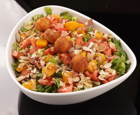 Ensalada Avila Bistro, tenemos platillos para todos los gustos y paladares … ven