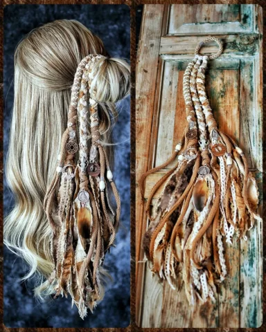 New hair wraps on elastic! ❤️
These come with cat and wolf skulls and runes on b