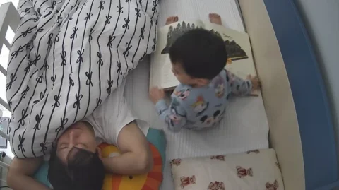 아니 왜 너가 아빠한테 책을 읽어주고 있니ㅋㅋㅋㅋㅋ
공룡 러버 쪼유🦖🦕