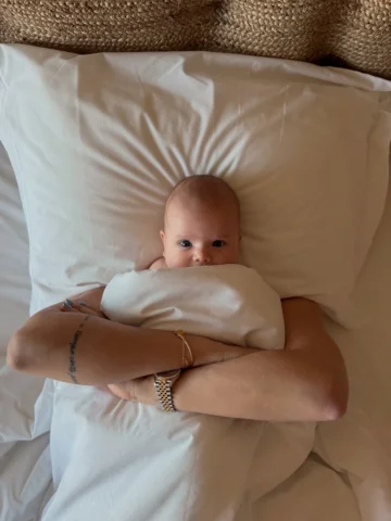 Há dias em que sair de casa com um bebé parece uma missão impossível. E mesmo as