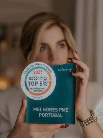 Ser mulher é carregar mundos dentro do peito.
É ser muitas coisas ao mesmo tempo