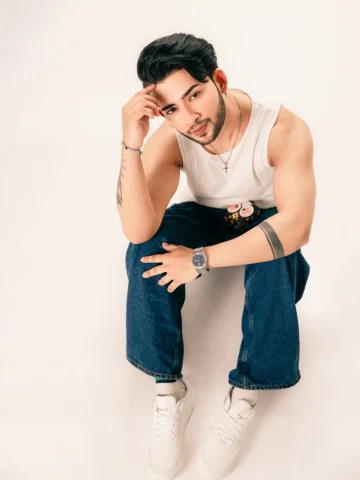 Just me, my vibe & a little bit of peace 🤍
#deepakjoshi  #genzvibes #cutestyle 