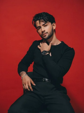“Different frequency.”😮‍💨🖤
#HighVibrations  #unmatched #SelfMade #aura 
 Edit