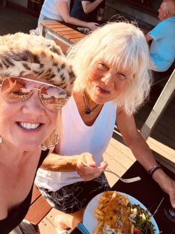 ✨
Heaven on earth to be hanging back home with my beautiful muma bear ~ soaking 