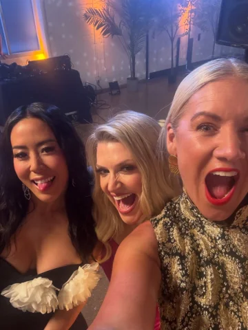 ✨
To these sparkly agents ~ @annawilliamsonofficial & @drtaraofficial aka @luvbi