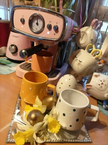 Miłego popołudnia 🙂☕
Prezent 🙂
Reklama 
@hand_of_avant_moncia
@ceramikaavant 
