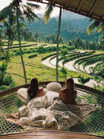 Sweet dreams are made of these. ☾
Shot on film by @artofliving.studio