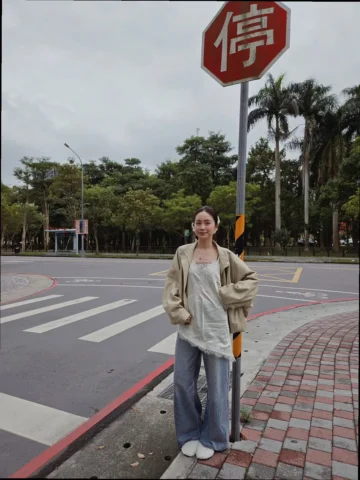 連假開跑也別忘了 我們週六中午收單呦‼️
4/4 廣州連線收單✨️
 
#必買單品A05星光閃閃牛仔寬褲✨️ 
#bratop掰掰兒內衣們基礎款請憤怒的包色


