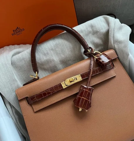 So pretty🤎 inspo for my wishlist🙈🤎 By @myhjourney 🥰
#hermesaddict