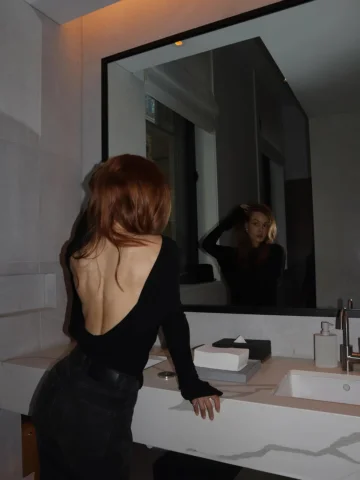Me & my new favourite top @twinflameparis