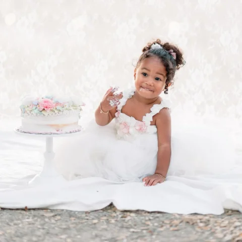 Happy Birthday to you! 
Happy Birthday to you! 
Happy Birthday baby Love!
Happy 