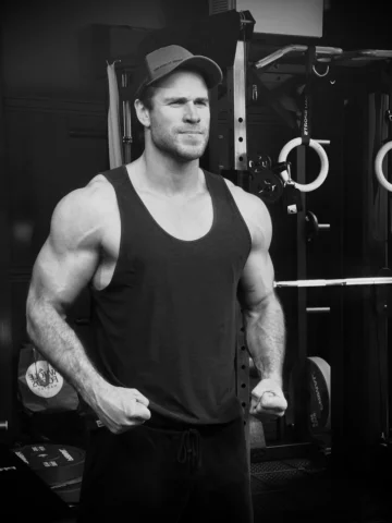 The awesome @liamhemsworth who I had the absolute honour of getting ready for th