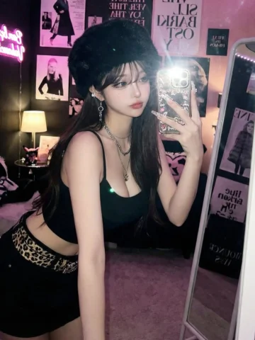 Happy new year 🖤🤍
새해 복 많이 받으세요 🙇🏻‍♀️
올해는 모두 건강하고 행복하기 ღ