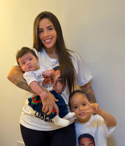 O pedido é o mesmo LIBERDADE AMEU AMOR. Acaba com esse sofrimento logo Jesus e f