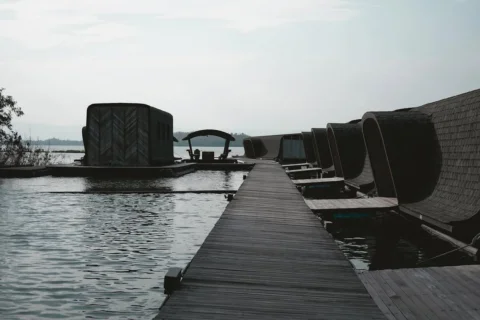 Chill out at the Srinakarin lake.