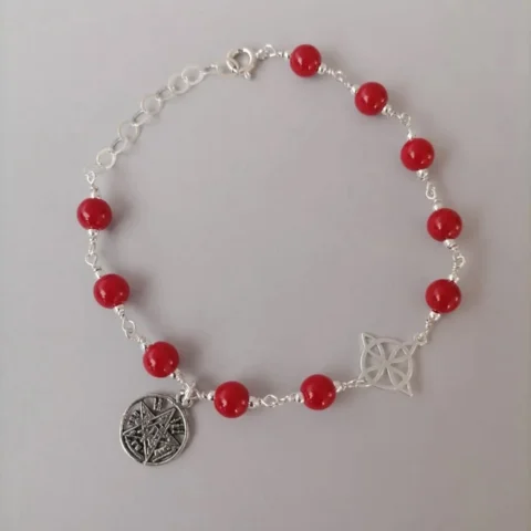 $28.000 NUDO DE BRUJA CON TETRAGRAMATON, una joya cargada de simbolismo, protecc